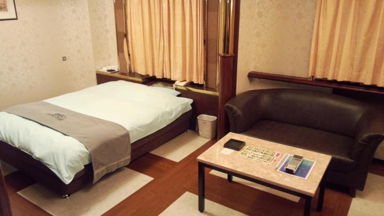 Hotel Itami Bagian luar foto